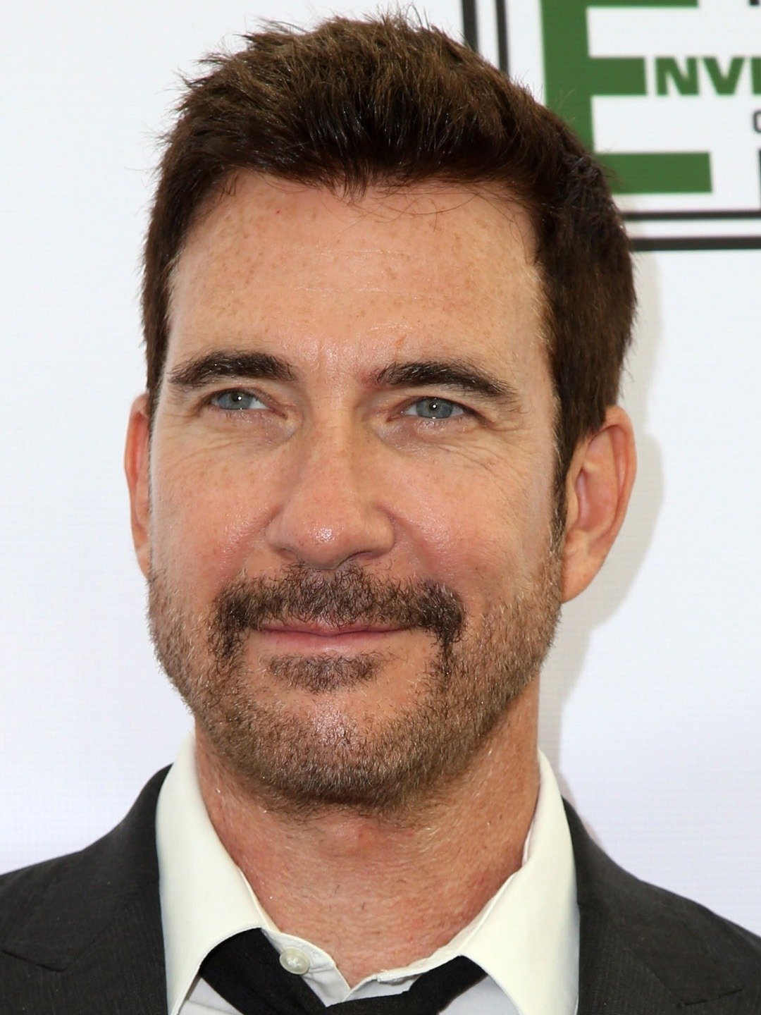 How tall is Dylan McDermott?